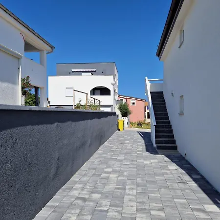 Apartment Deak