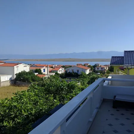 Apartment Deak *