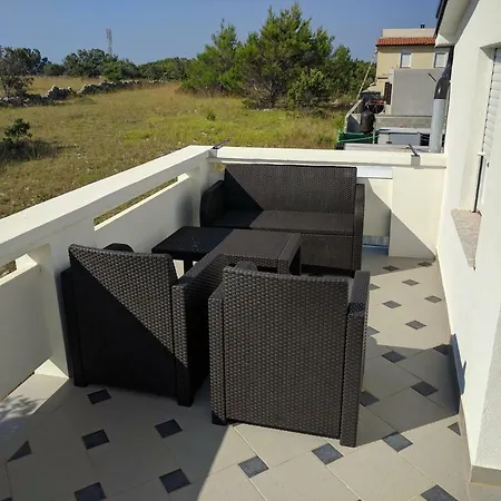 Apartment Deak
